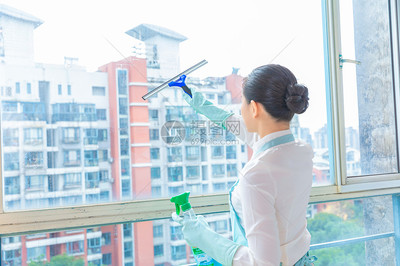 專(zhuān)業(yè)保潔服務(wù) 玻璃清潔的重要性與實(shí)施方法